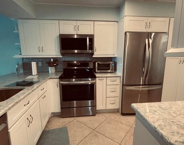 6866 Huntington Lane - Photo Thumbnail 2
