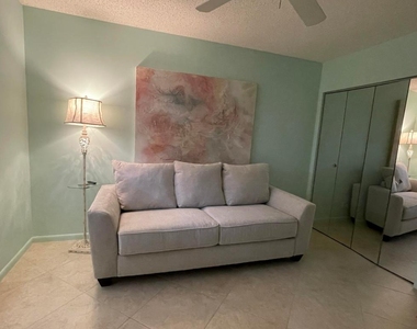 6866 Huntington Lane - Photo Thumbnail 10