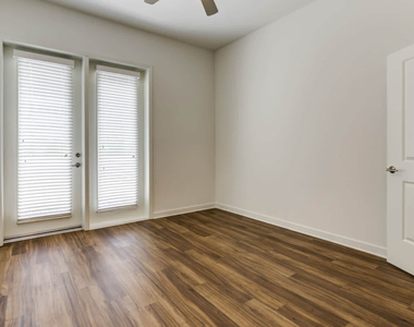 5900 Center Dr - Photo Thumbnail 22