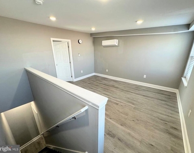 2417 W Jefferson Street - Photo Thumbnail 10