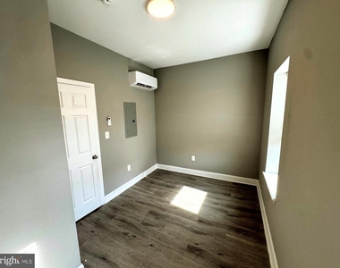 2417 W Jefferson Street - Photo Thumbnail 5