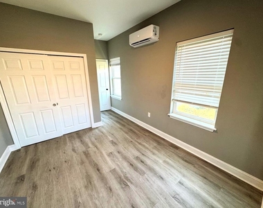 2417 W Jefferson Street - Photo Thumbnail 7