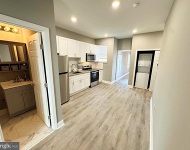 2417 W Jefferson Street - Photo Thumbnail 1