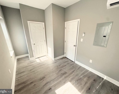 2417 W Jefferson Street - Photo Thumbnail 4