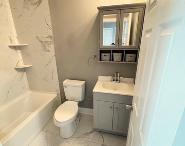 2417 W Jefferson Street - Photo Thumbnail 3