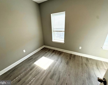 2417 W Jefferson Street - Photo Thumbnail 2
