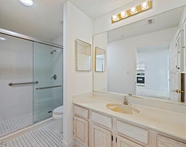 900 Arbor Lake Drive - Photo Thumbnail 10
