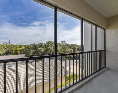 900 Arbor Lake Drive - Photo Thumbnail 17