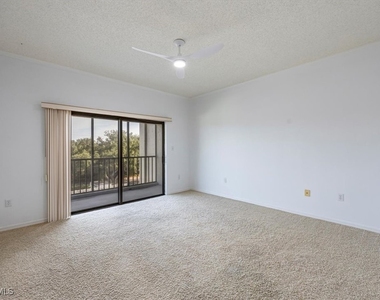 900 Arbor Lake Drive - Photo Thumbnail 2