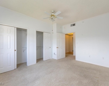 900 Arbor Lake Drive - Photo Thumbnail 12
