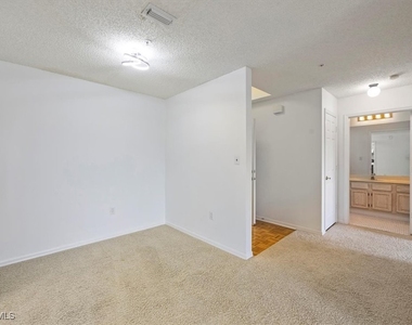900 Arbor Lake Drive - Photo Thumbnail 9