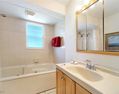 1140 Sw 44th Street - Photo Thumbnail 7
