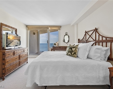 4041 Gulf Shore Boulevard N - Photo Thumbnail 9