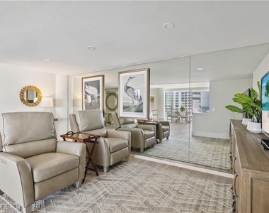 4041 Gulf Shore Boulevard N - Photo Thumbnail 8