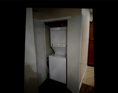 2121 El Paseo Street - Photo Thumbnail 5