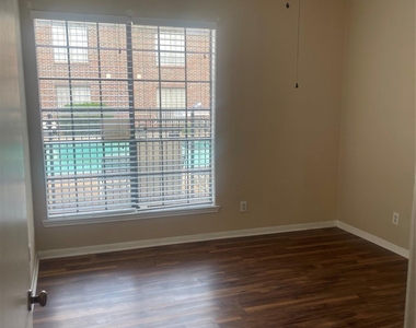 2121 El Paseo Street - Photo Thumbnail 8