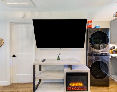 3201 Westridge Street - Photo Thumbnail 10