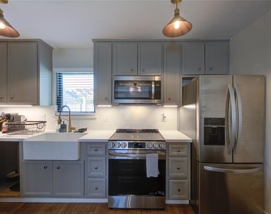 3201 Westridge Street - Photo Thumbnail 9
