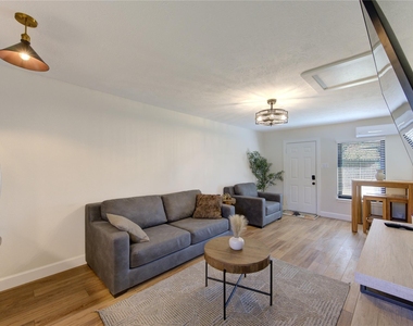3201 Westridge Street - Photo Thumbnail 3