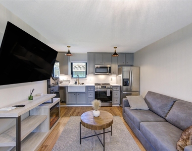3201 Westridge Street - Photo Thumbnail 4