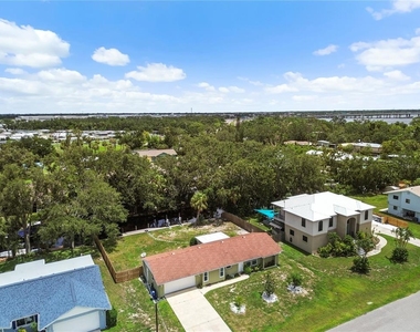 4612 8th Street Court E - Photo Thumbnail 61