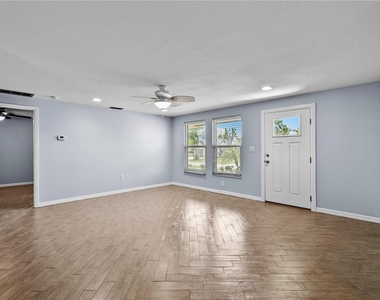 4612 8th Street Court E - Photo Thumbnail 3
