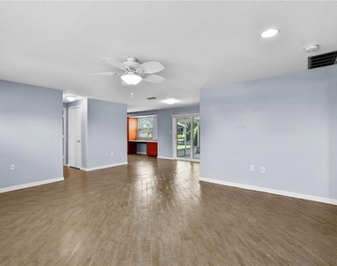 4612 8th Street Court E - Photo Thumbnail 6
