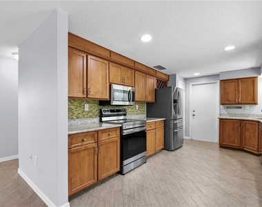 4612 8th Street Court E - Photo Thumbnail 11