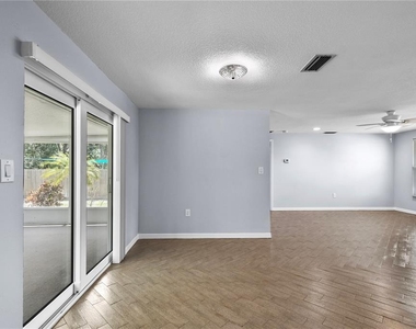 4612 8th Street Court E - Photo Thumbnail 9