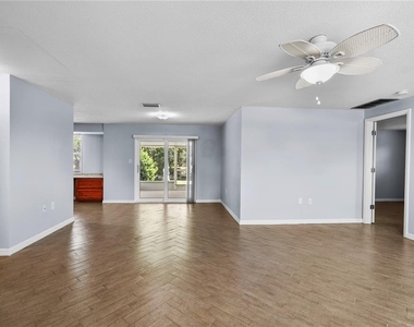 4612 8th Street Court E - Photo Thumbnail 8