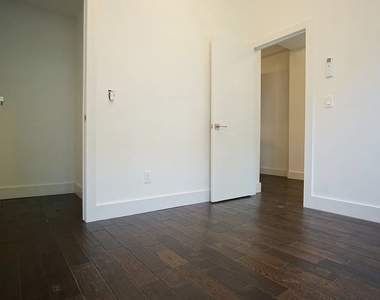 807 Quincy Street - Photo Thumbnail 3