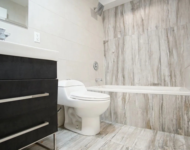 807 Quincy Street - Photo Thumbnail 8