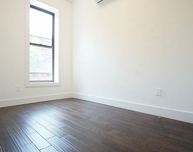 807 Quincy Street - Photo Thumbnail 6