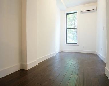 807 Quincy Street - Photo Thumbnail 2