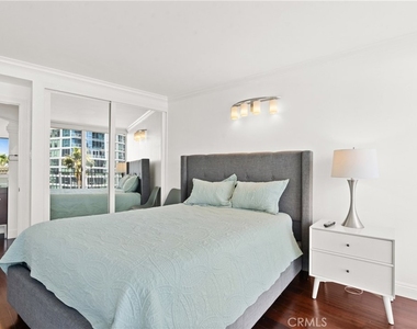 700 E Ocean Boulevard - Photo Thumbnail 29
