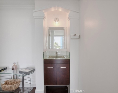 700 E Ocean Boulevard - Photo Thumbnail 25