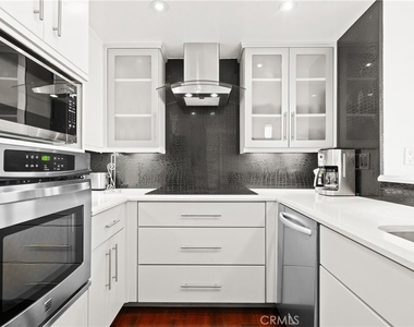 700 E Ocean Boulevard - Photo Thumbnail 10