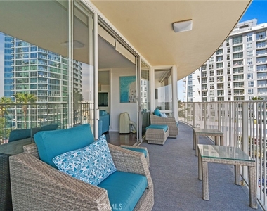 700 E Ocean Boulevard - Photo Thumbnail 4