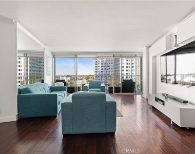 700 E Ocean Boulevard - Photo Thumbnail 8