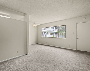 1295 Federal Avenue - Photo Thumbnail 9