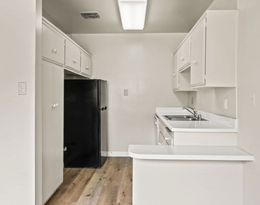 1295 Federal Avenue - Photo Thumbnail 1