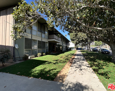 11131 Rose Avenue - Photo Thumbnail 3