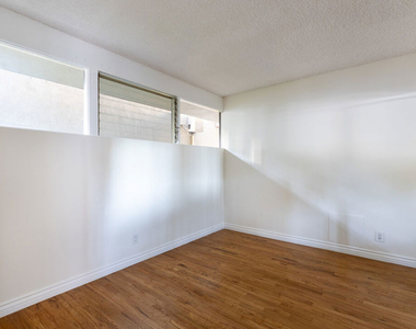 11131 Rose Avenue - Photo Thumbnail 8