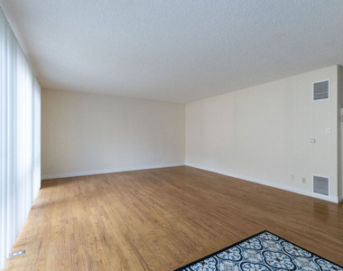11131 Rose Avenue - Photo Thumbnail 13