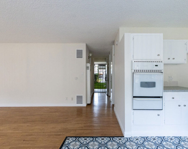 11131 Rose Avenue - Photo Thumbnail 14