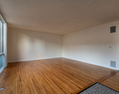 11131 Rose Avenue - Photo Thumbnail 3