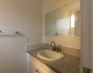 11131 Rose Avenue - Photo Thumbnail 11