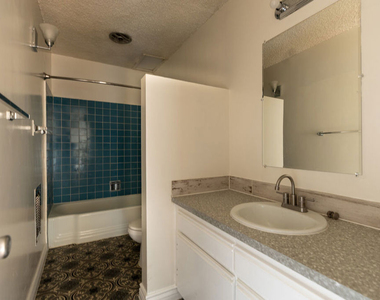 11131 Rose Avenue - Photo Thumbnail 6