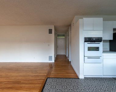 11131 Rose Avenue - Photo Thumbnail 2