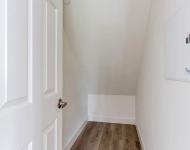14735 Friar Street - Photo Thumbnail 8